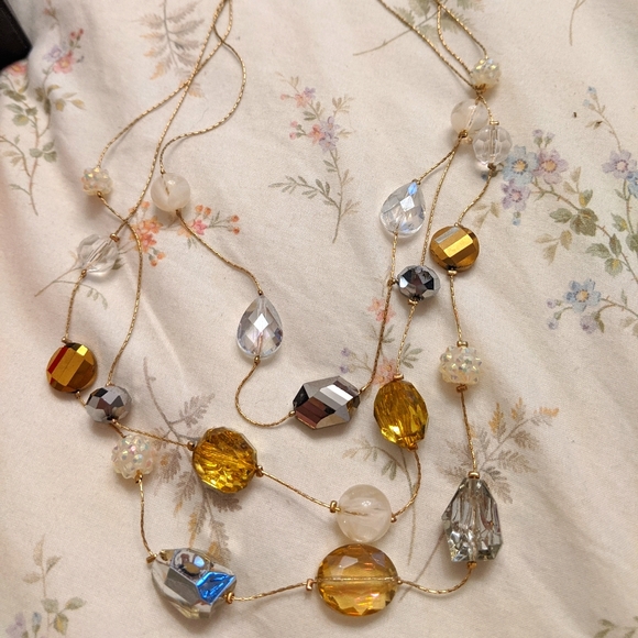 Vibrant layered beaded necklace - Picture 5 of 7